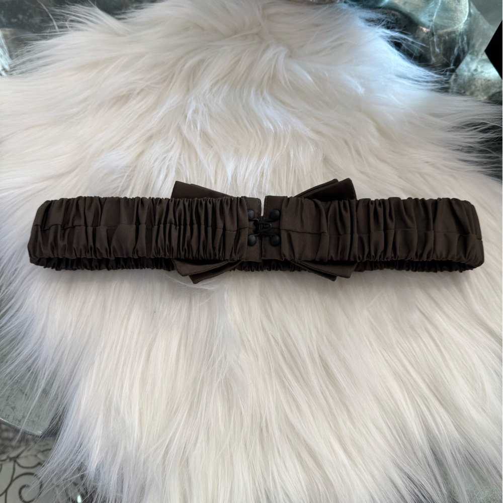 Burberry Olive-colored Bow Belt - Size Small with Elastic - Picture 10 of 14